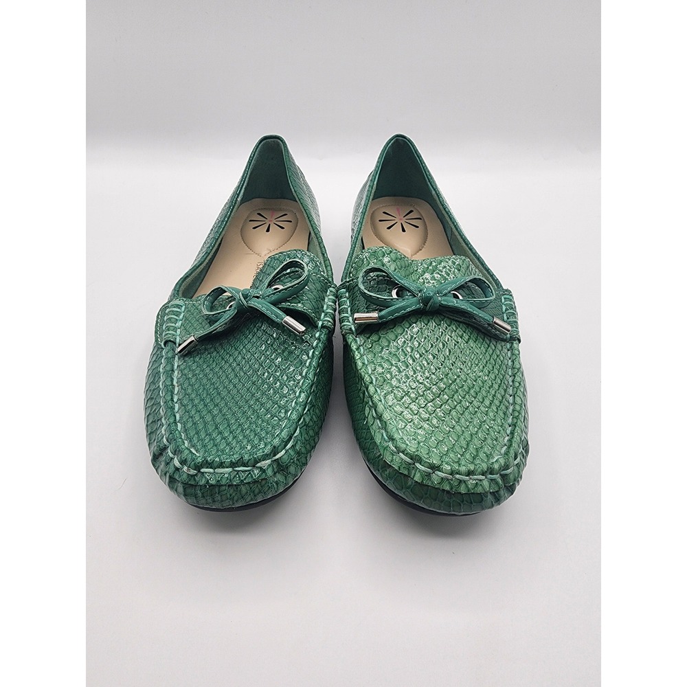 Isaac Mizrahi Live Green Faux Snakeskin Loafers Bow Detail 7.5M